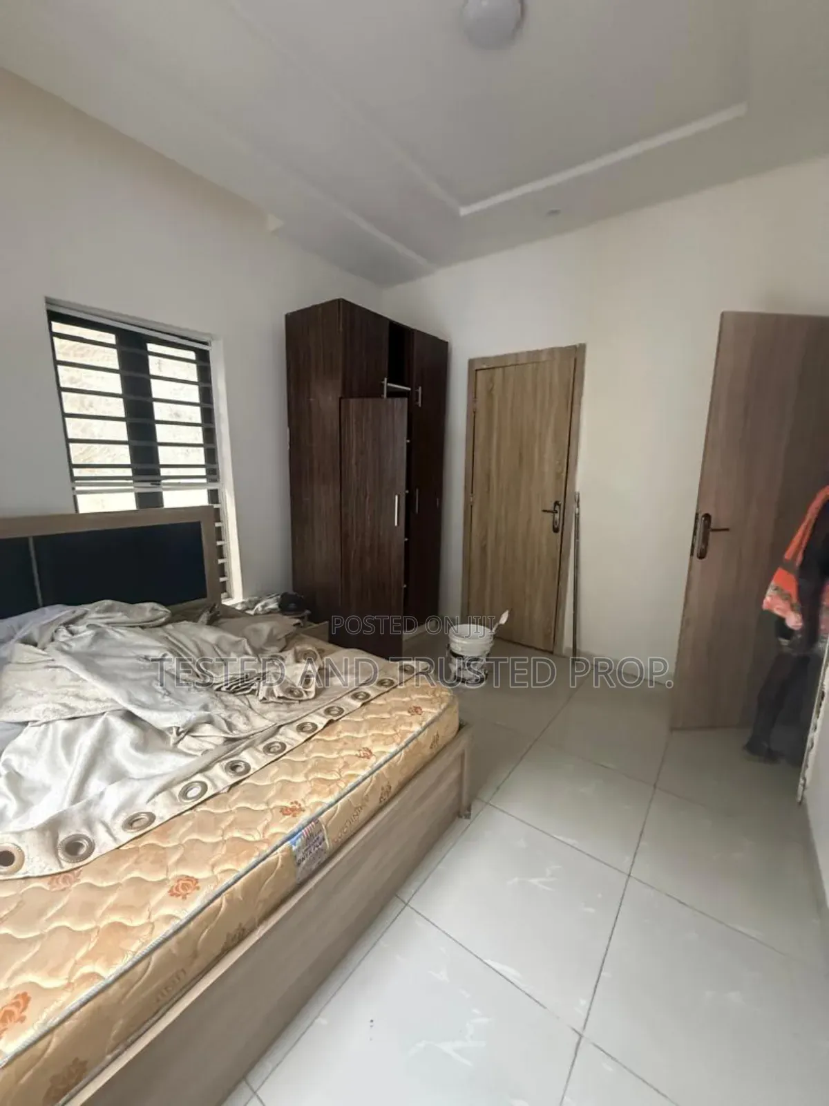 1bdrm Shared Apartment in Orchid Road, Chevron for rent