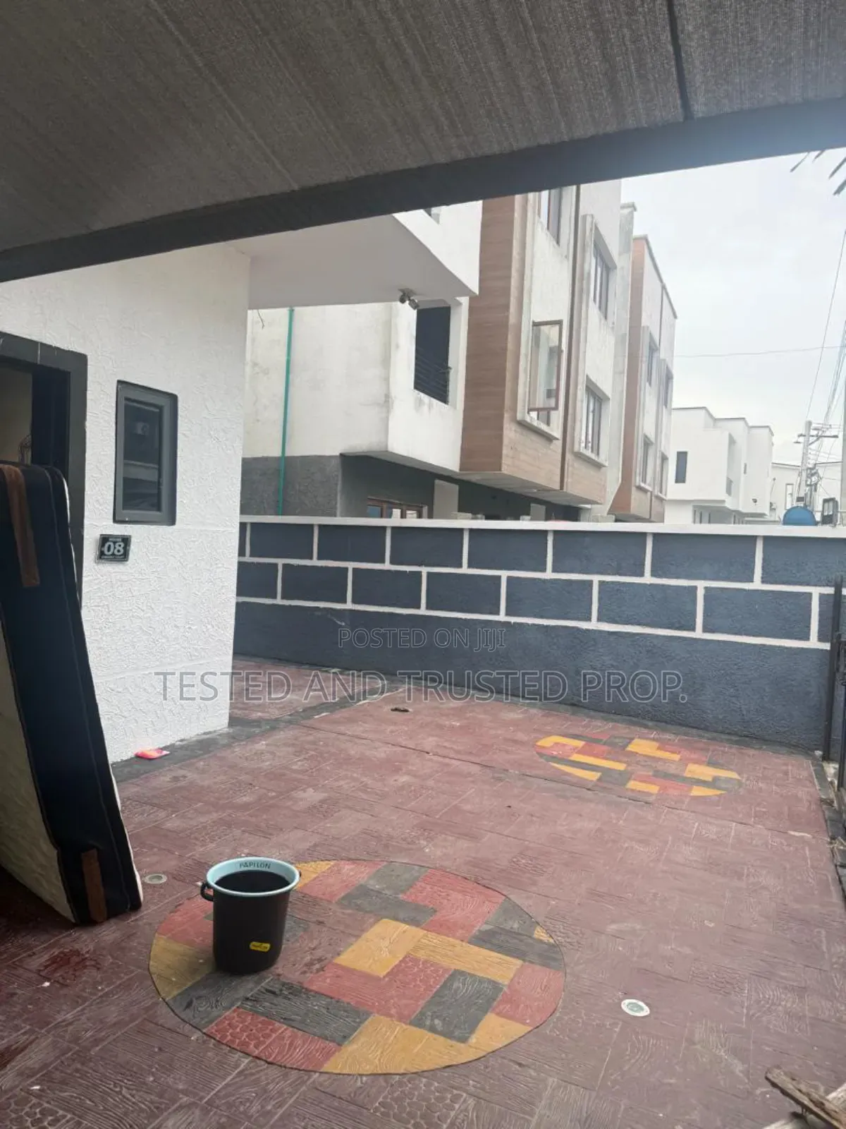 1bdrm Shared Apartment in Orchid Road, Chevron for rent