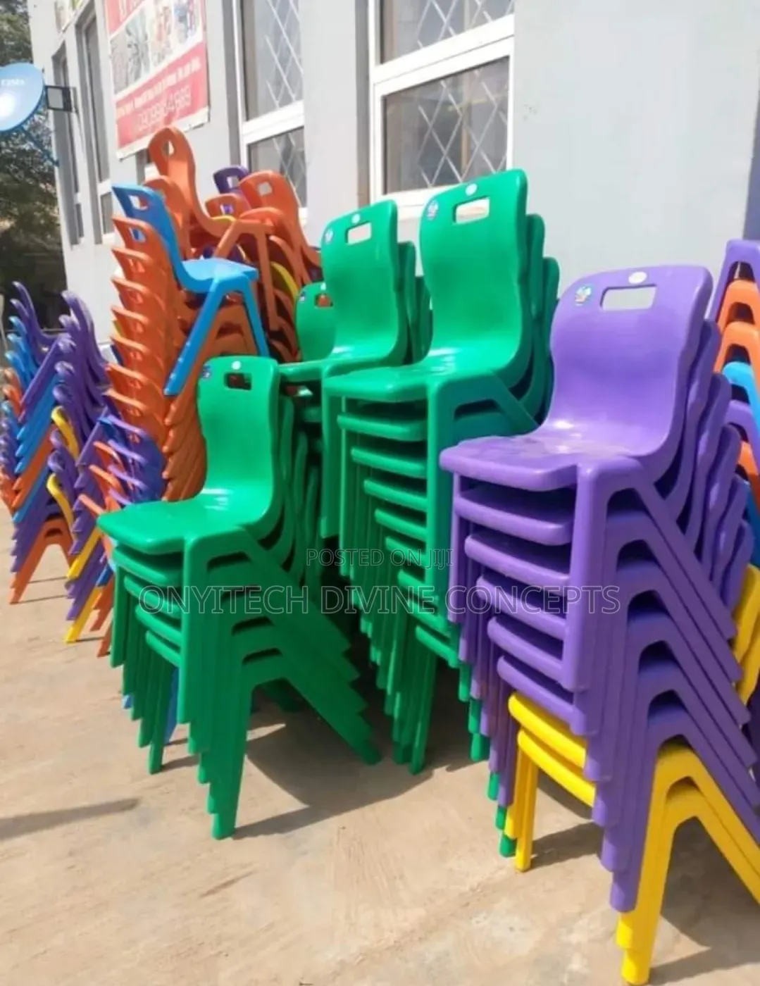 Kindergarten Half Moon Table With 4 Chairs