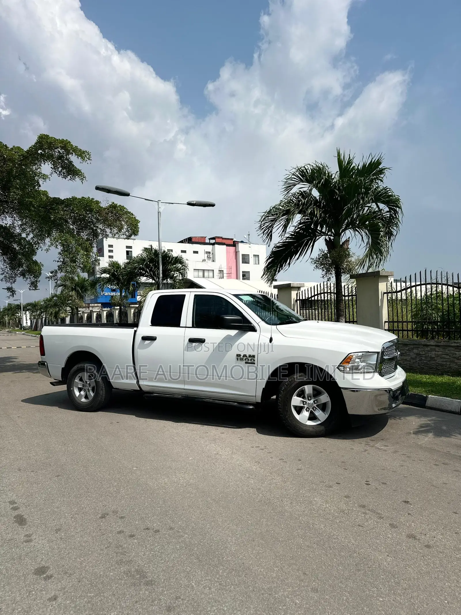 RAM 1500 2021 White
