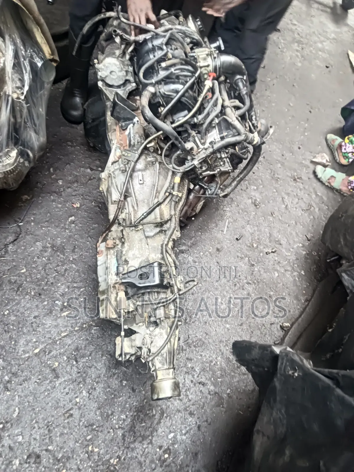 Toyota Hiace Bus Engine and Gearbox.