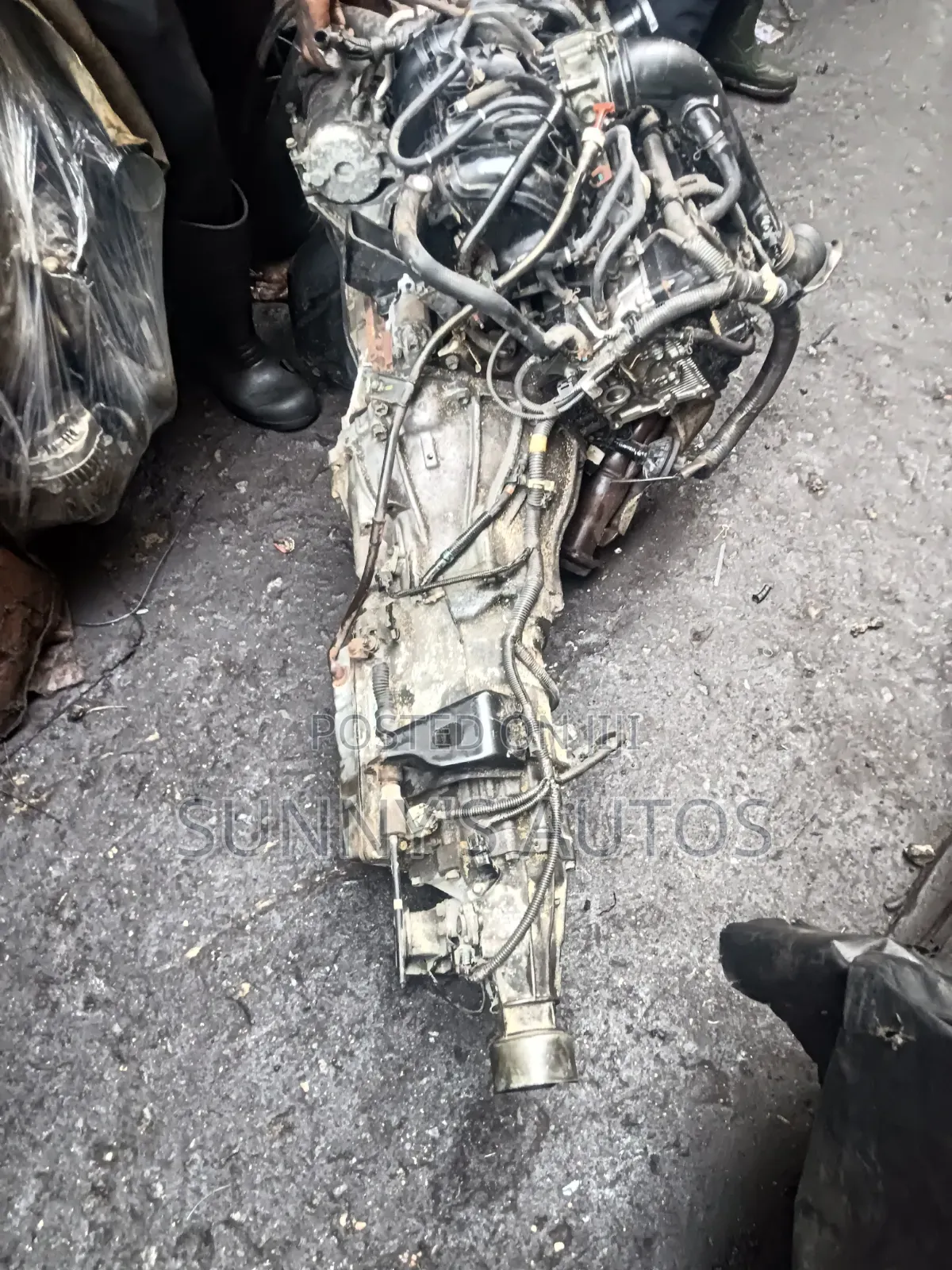 Toyota Hiace Bus Engine and Gearbox.