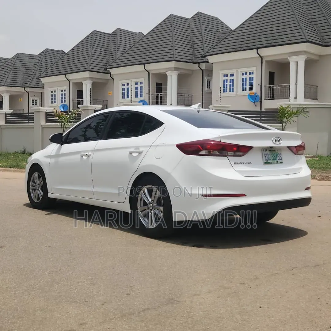 Hyundai Elantra 2017 White