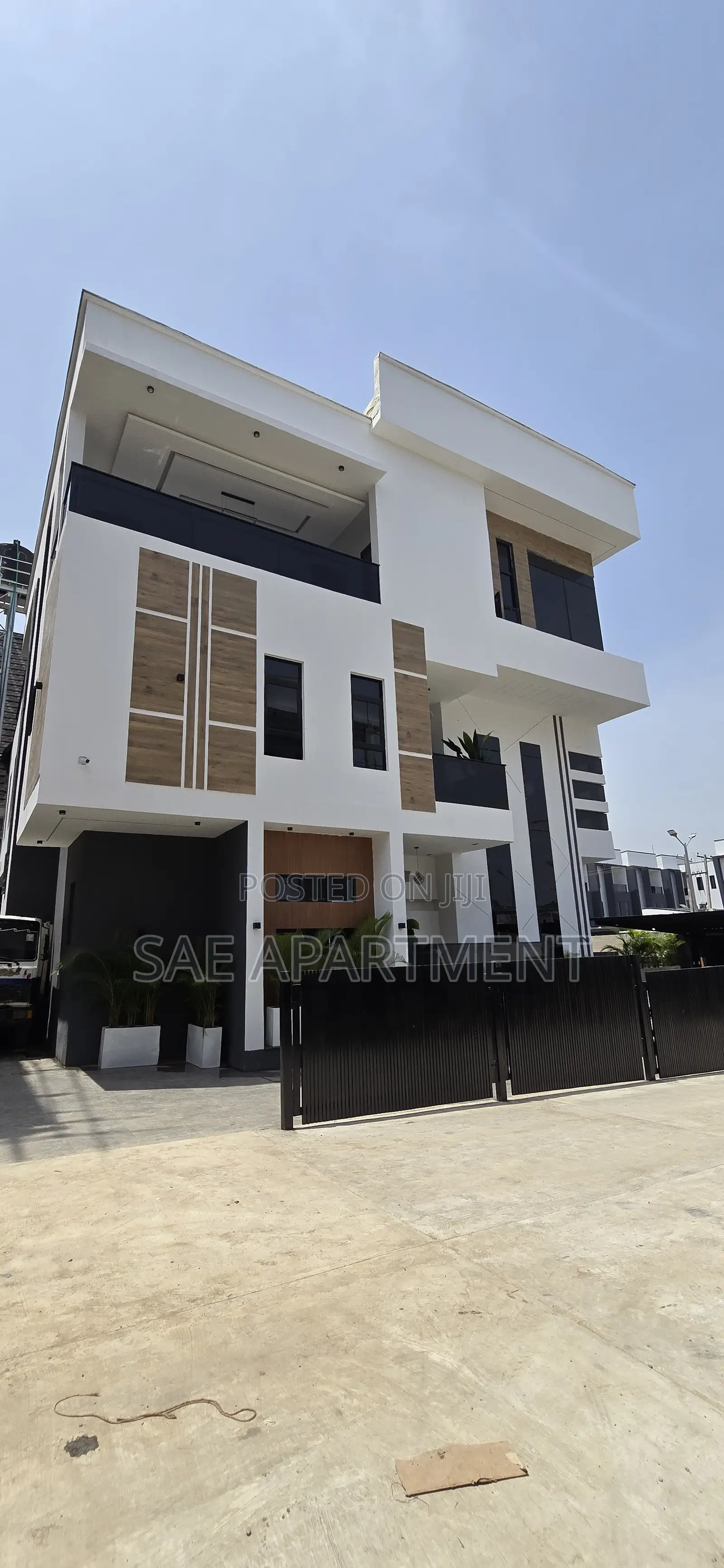 5bdrm House in Asokoro Hills for sale
