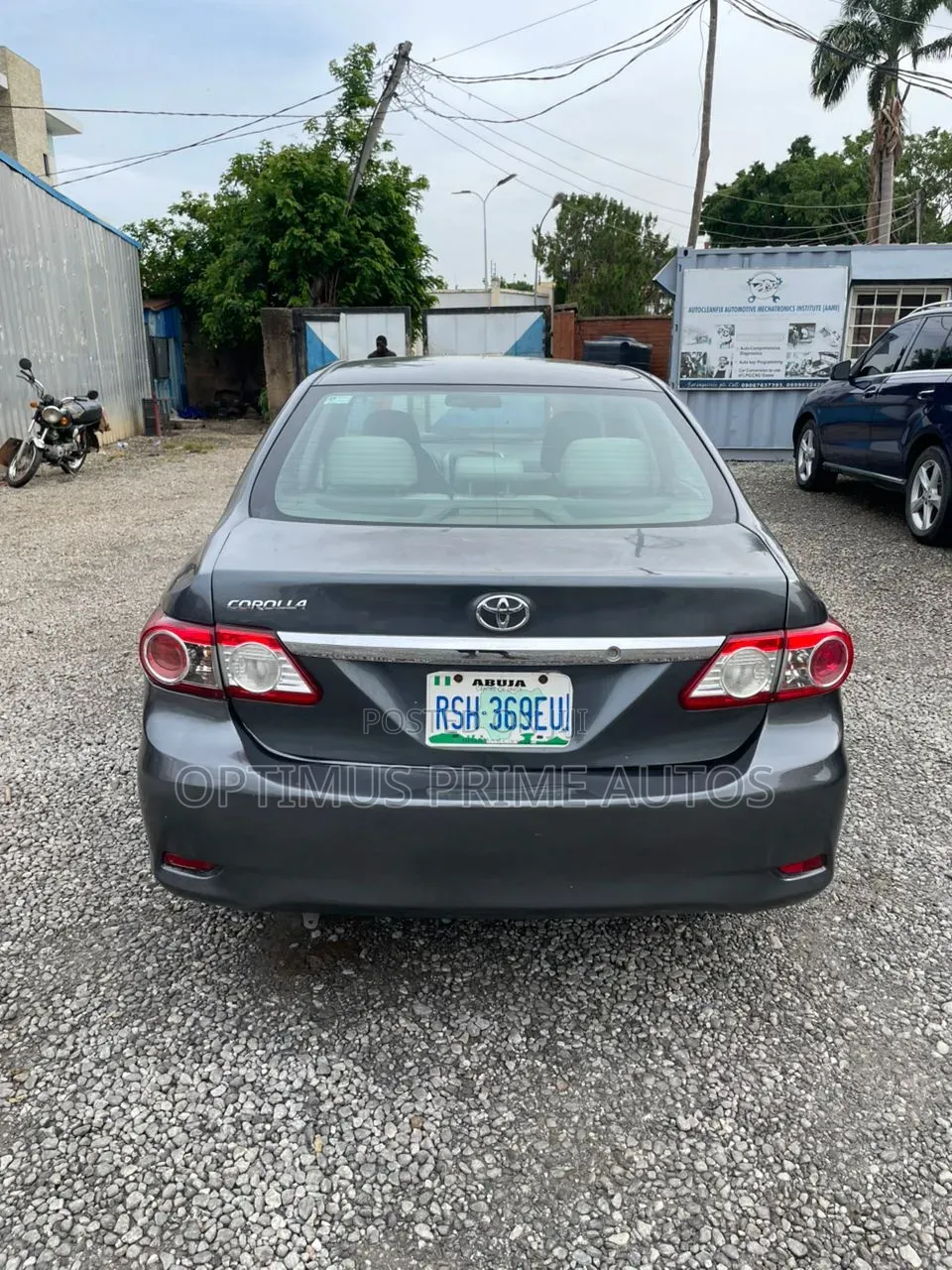 Toyota Corolla LE 4dr Sedan (1.8L 4cyl 4A) 2013 Gray