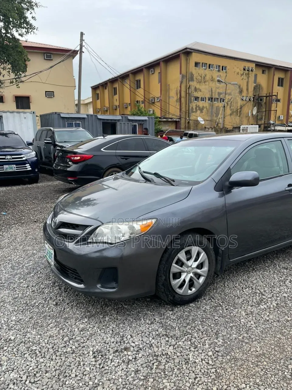 Toyota Corolla LE 4dr Sedan (1.8L 4cyl 4A) 2013 Gray