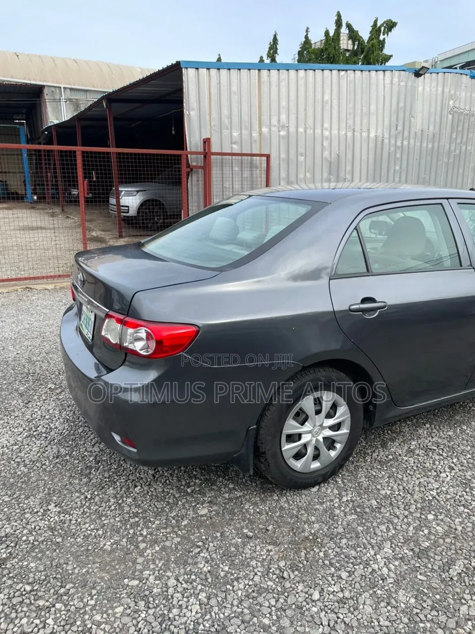 Toyota Corolla LE 4dr Sedan (1.8L 4cyl 4A) 2013 Gray