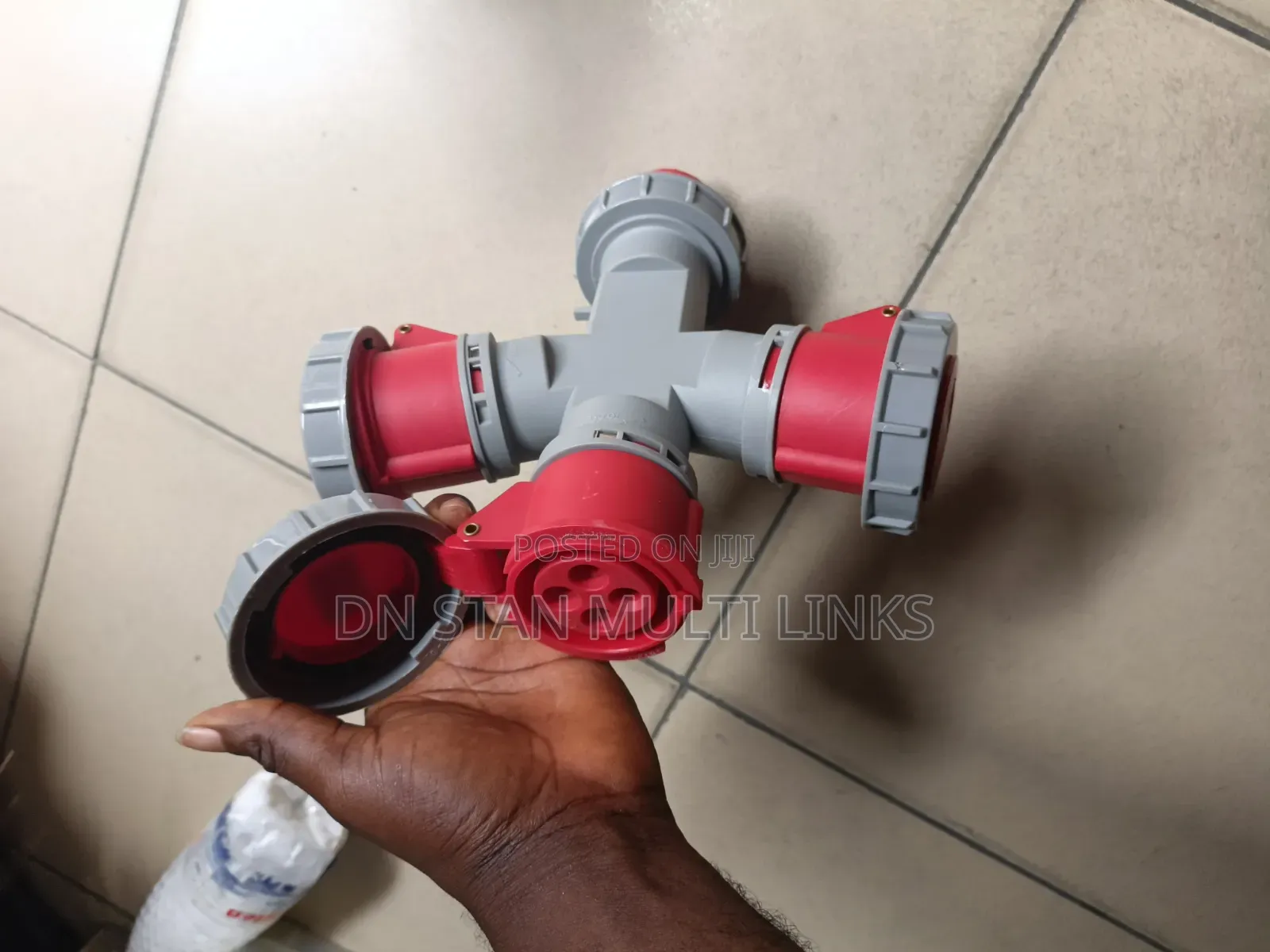 16a 4pin Industrial 3way Socket Ip67