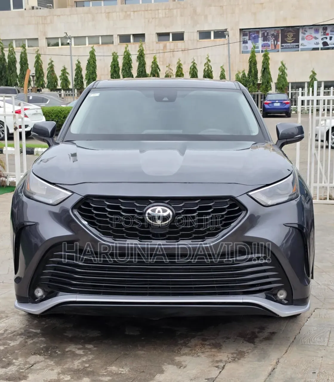 Toyota Highlander LE 2021 Gray