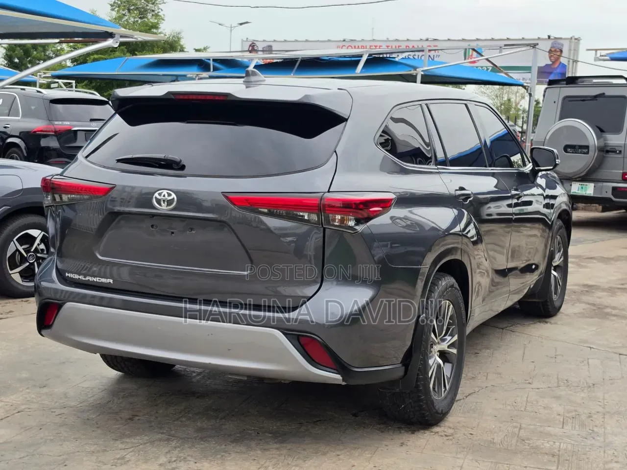 Toyota Highlander LE 2021 Gray