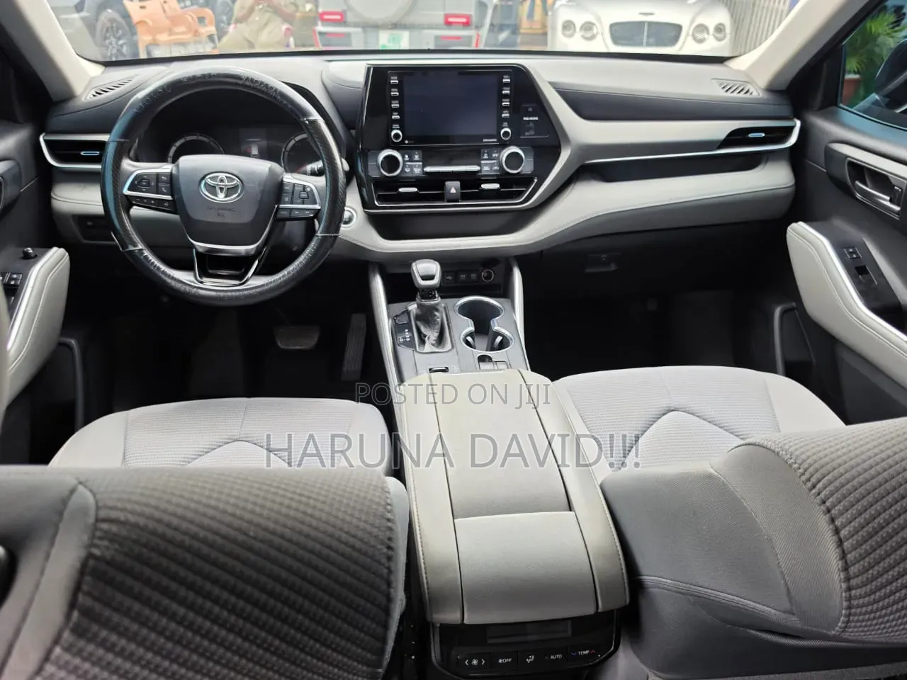 Toyota Highlander LE 2021 Gray