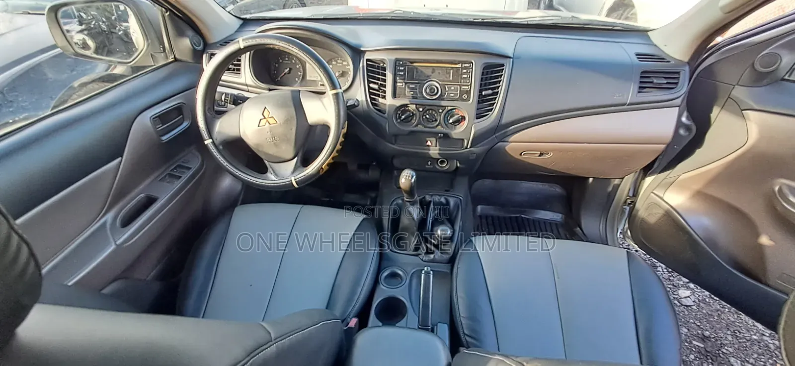 Mitsubishi L200 2016 Gray