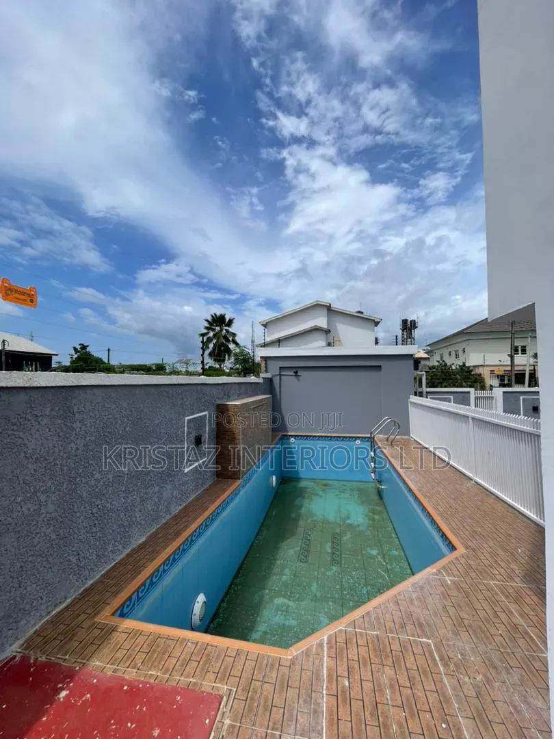 5bdrm Duplex in Lekki Phase 1 for sale