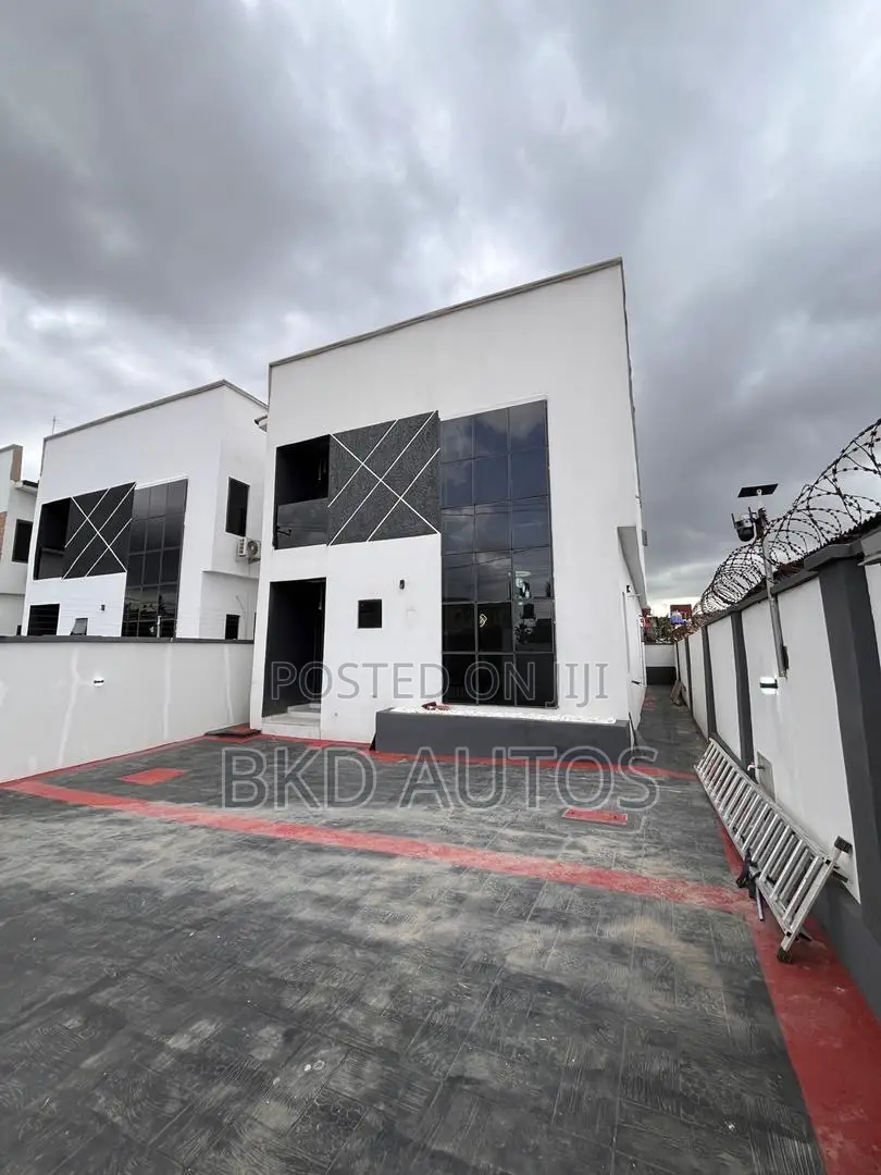 4bdrm Duplex in Ogba for sale