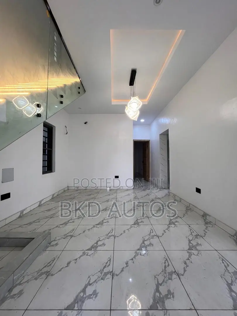 4bdrm Duplex in Ogba for sale