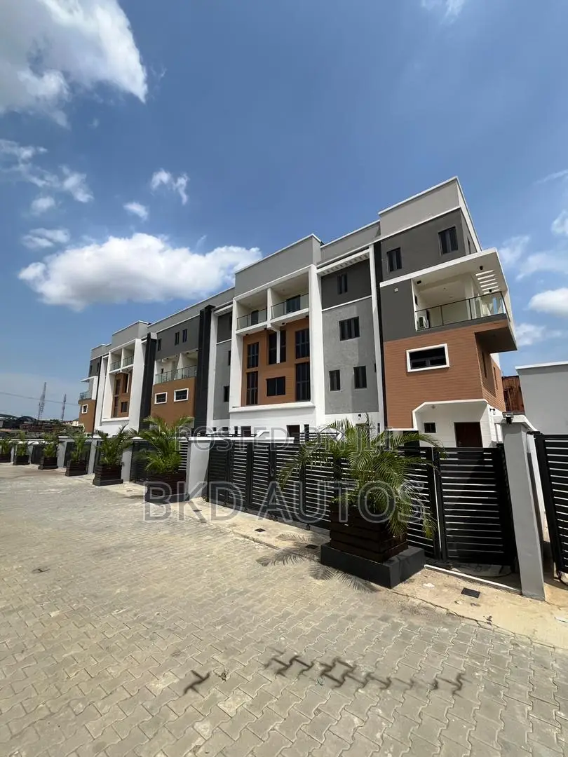 4bdrm Maisonette in Opebi for sale