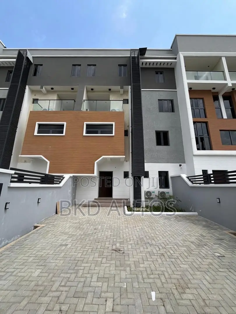 4bdrm Maisonette in Opebi for sale