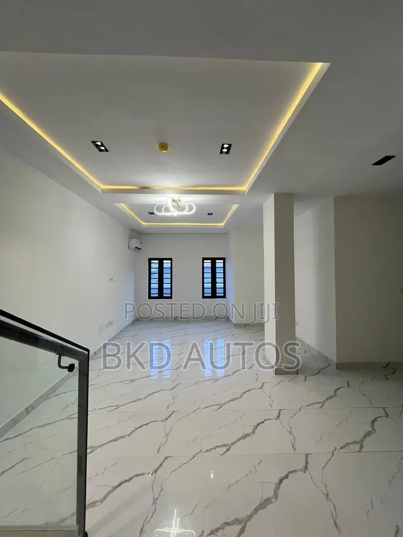 4bdrm Maisonette in Opebi for sale
