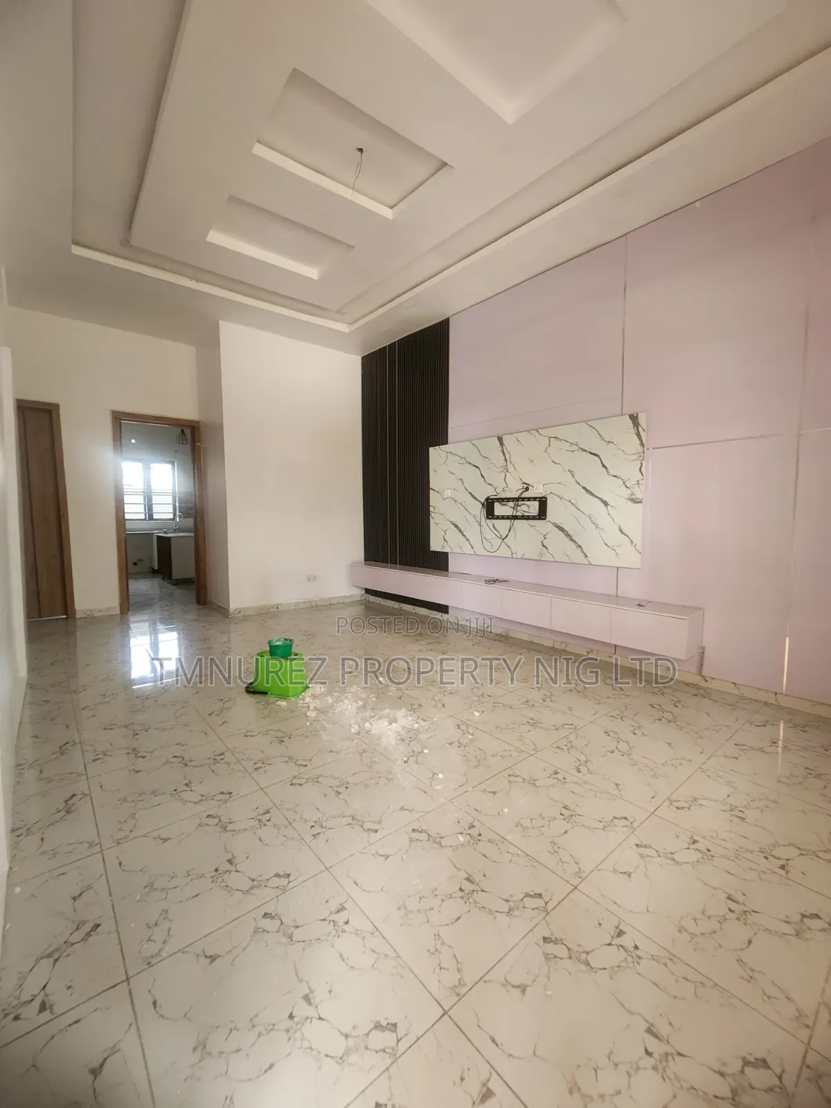 Mini Flat in Ikota for rent