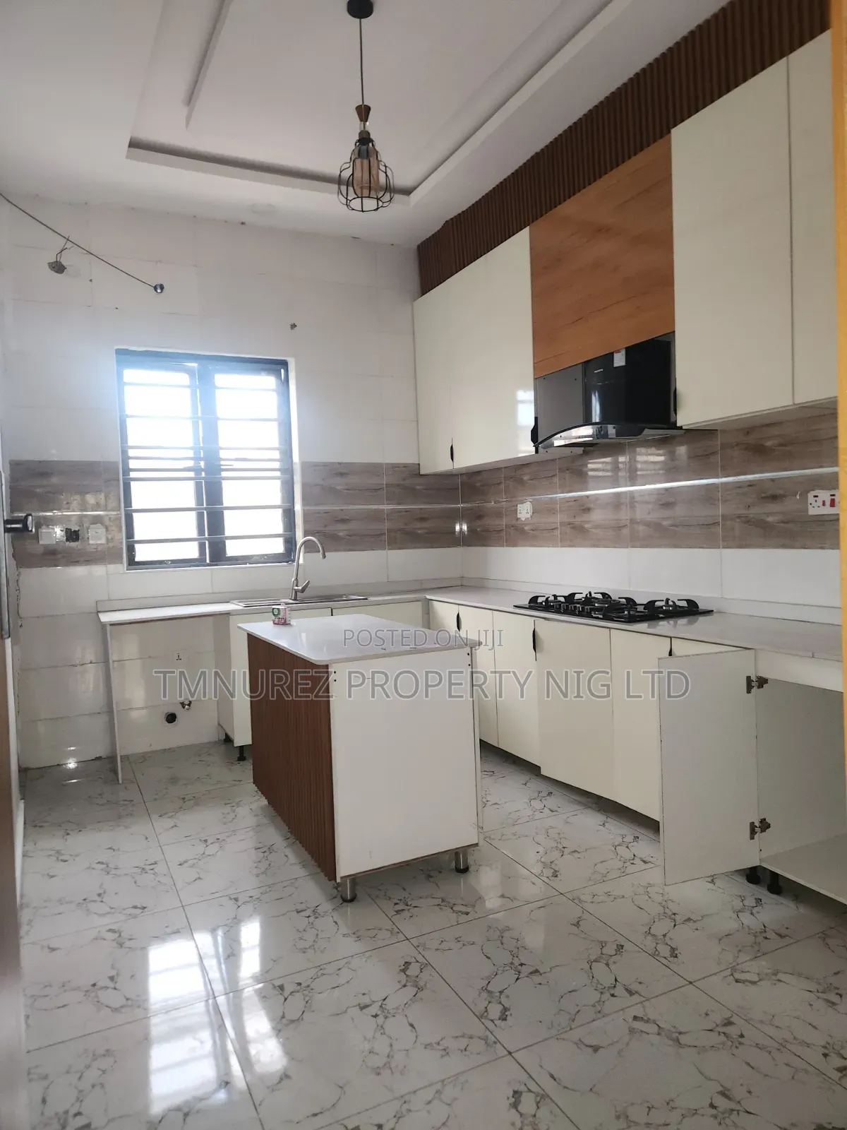 Mini Flat in Ikota for rent