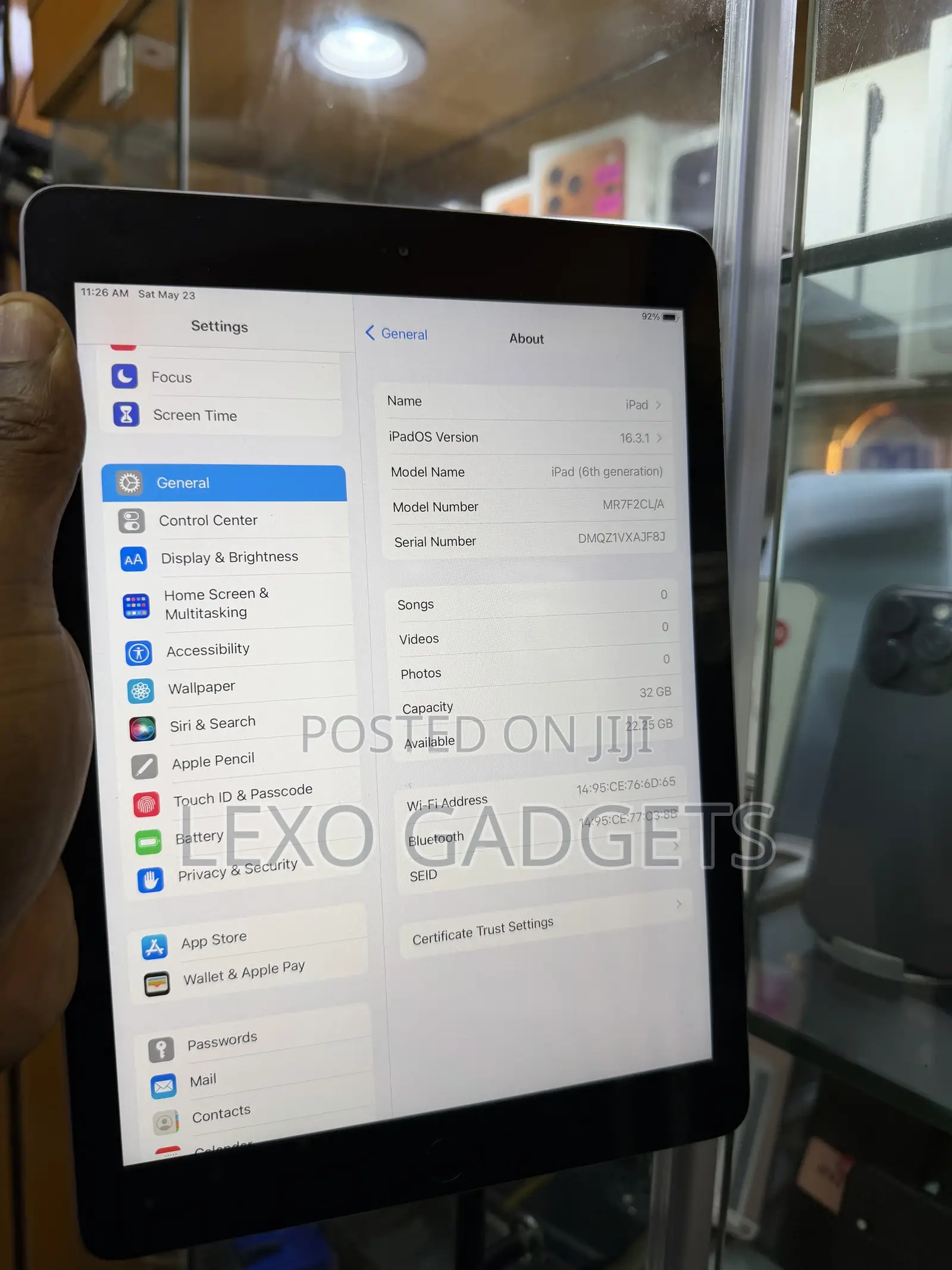 Apple iPad 10.2 (2019) 32 GB Gray
