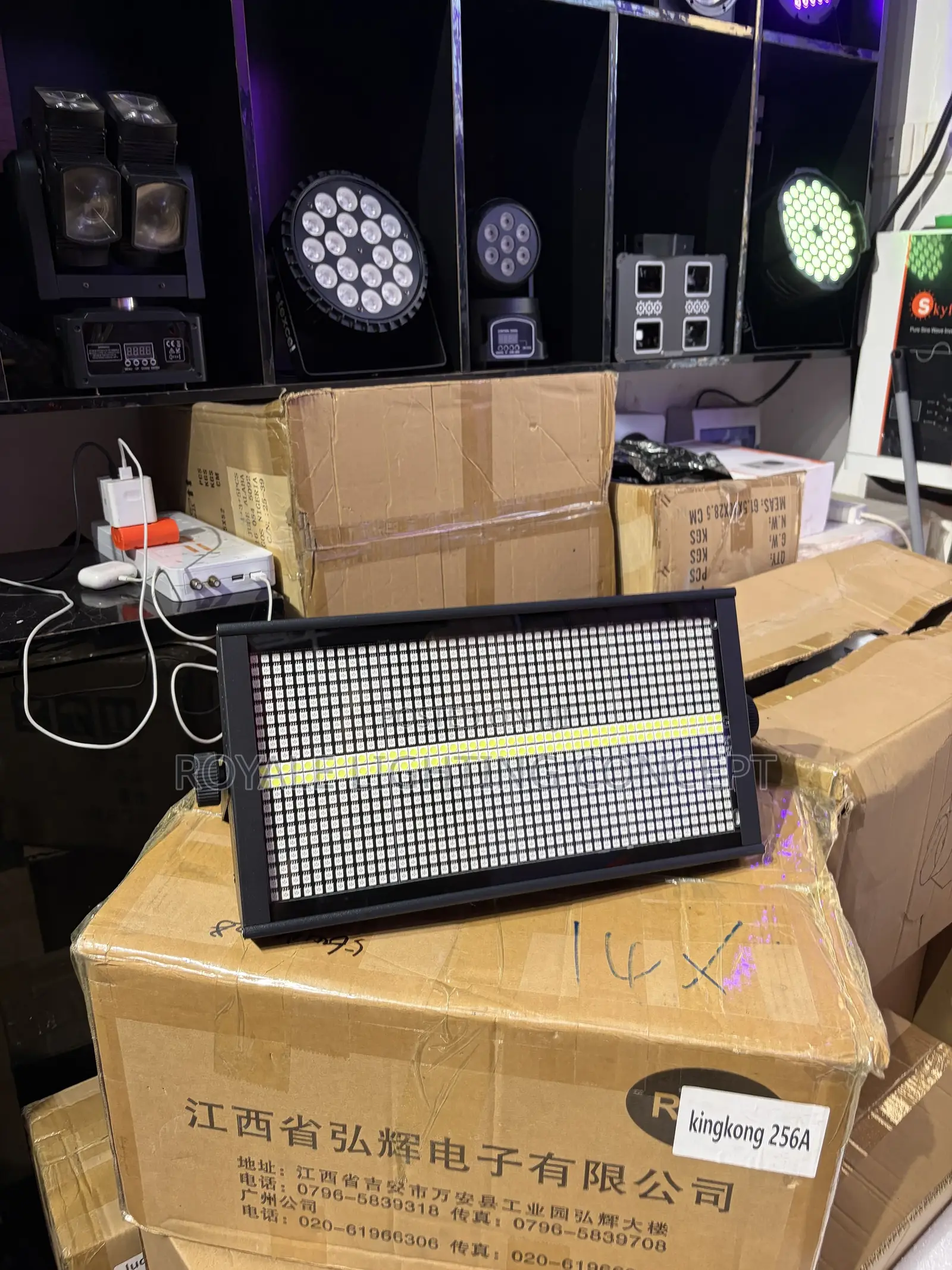 960 Led 8+8 Segment Rgb+W Strobe Light