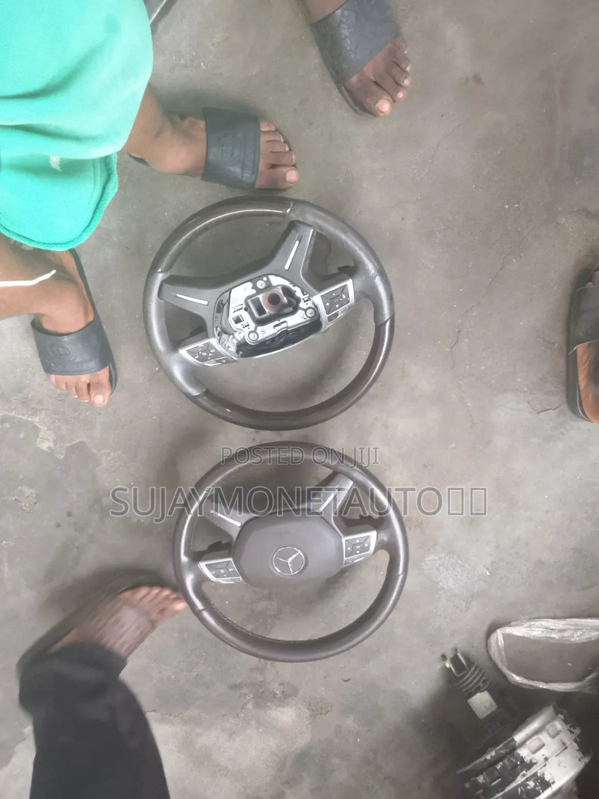 Mercedes-Benz Formica 166 Steering Wheel 2013 and Normal Own