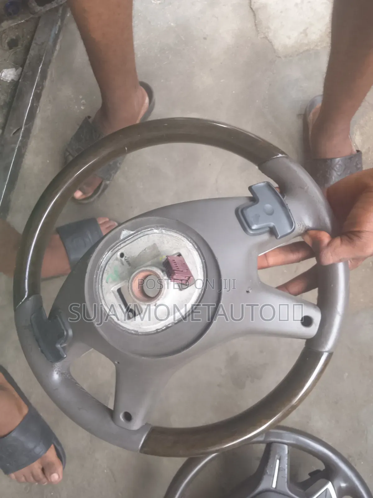 Mercedes-Benz Formica 166 Steering Wheel 2013 and Normal Own