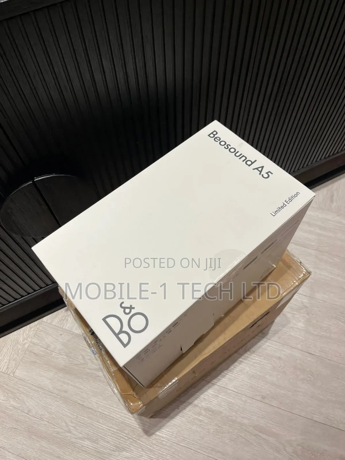 Bang and Olufsen Beosound A5 Luxury Bluetooth Wifi Black Oak