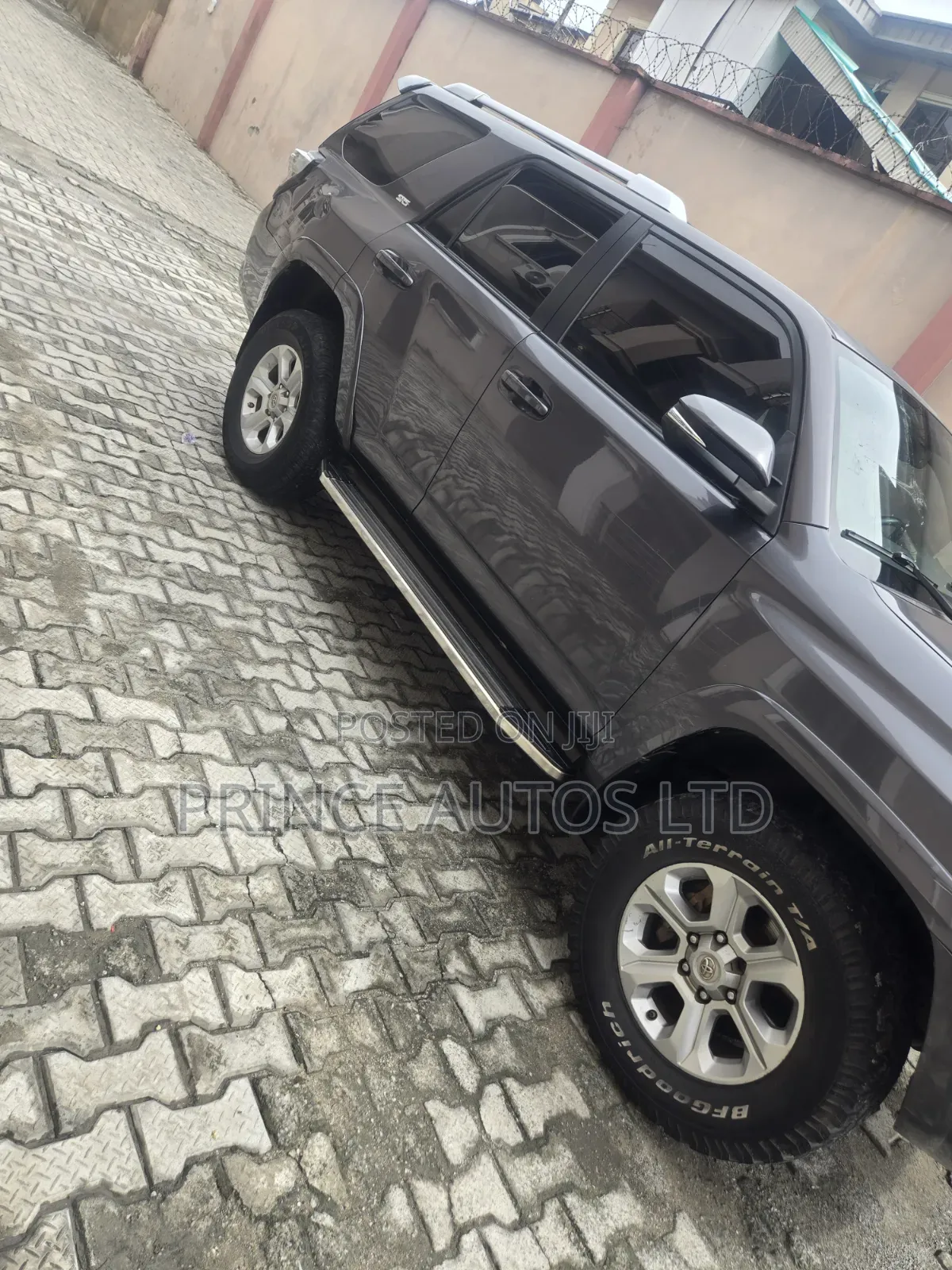 Toyota 4-Runner SR5 4dr SUV (4.0L 6cyl 5A) 2015 Gray