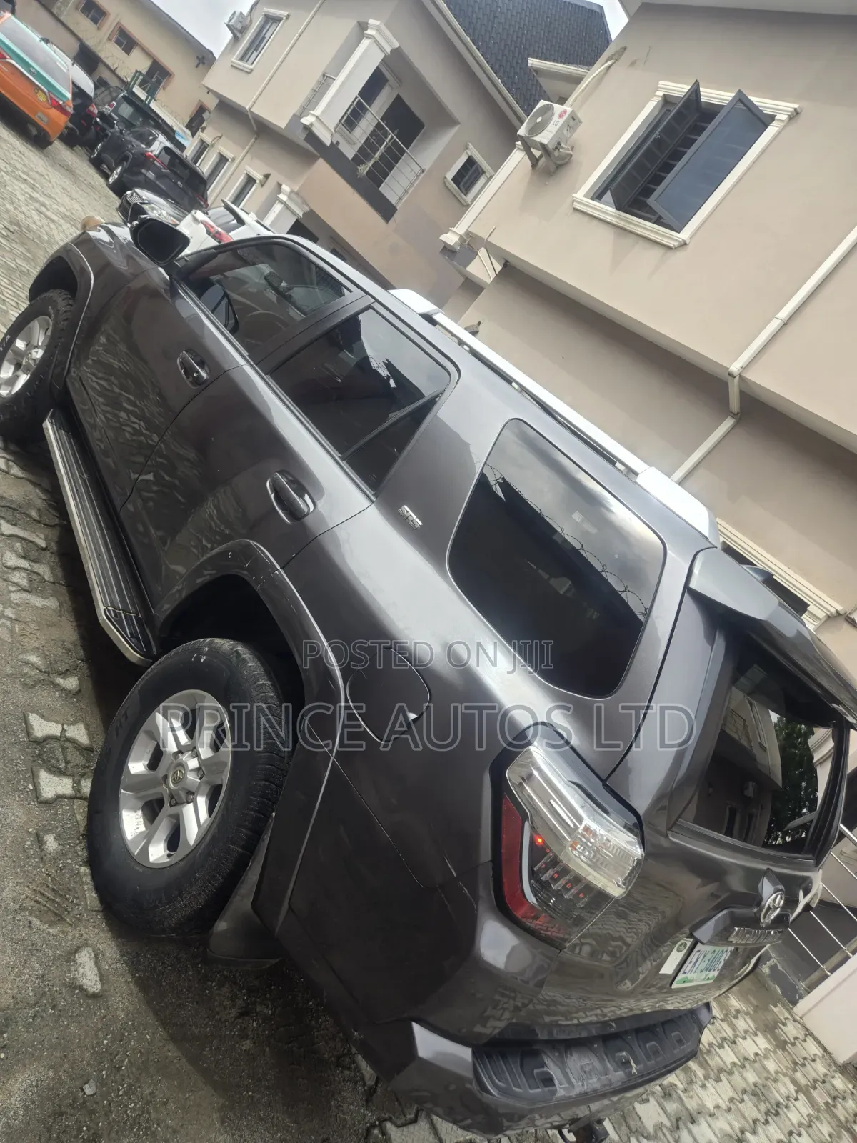 Toyota 4-Runner SR5 4dr SUV (4.0L 6cyl 5A) 2015 Gray