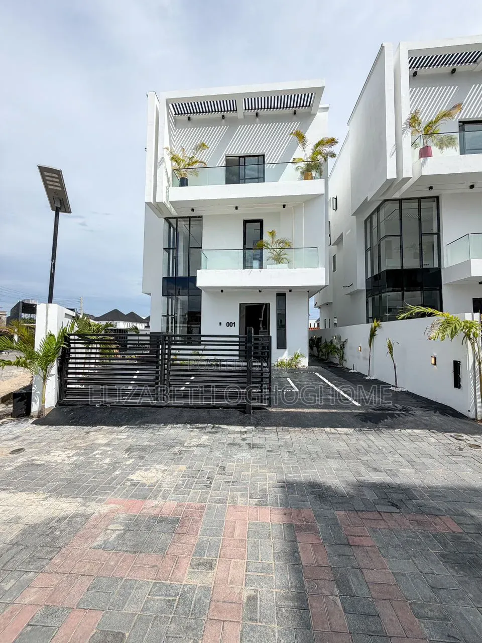 5bdrm Duplex in Lekki Expressway for sale