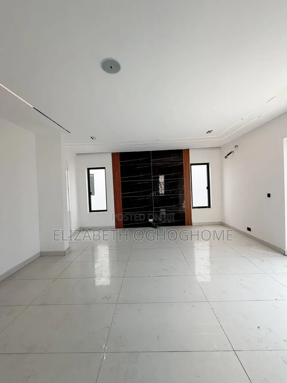 5bdrm Duplex in Lekki Expressway for sale