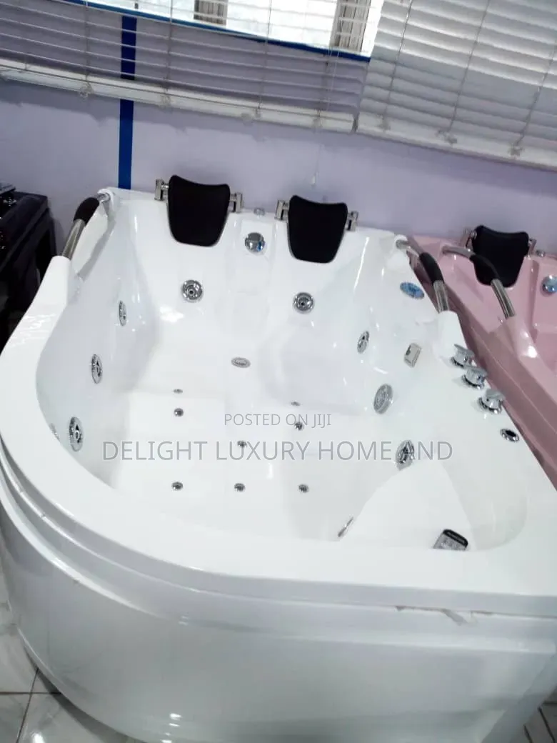 Double Jacuzzi White Color for 2 People