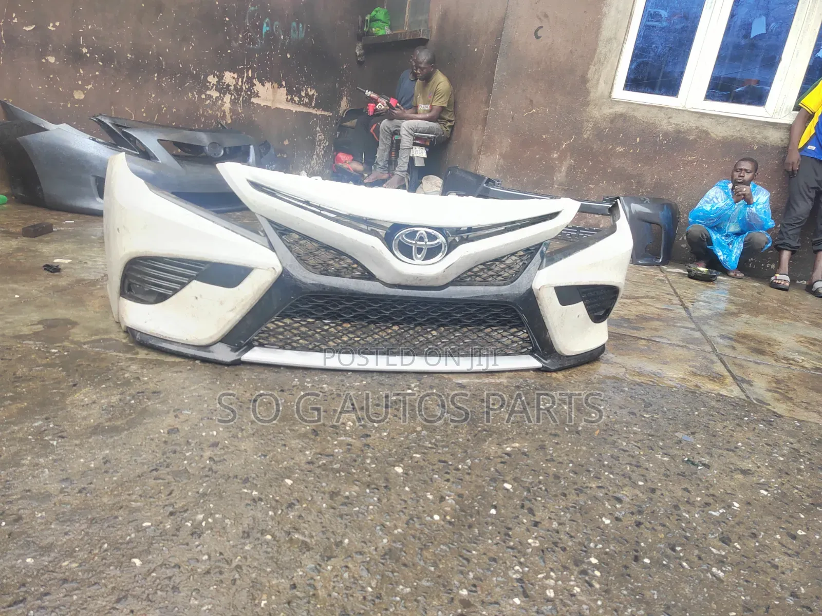 Complete Front Bumper Toyota Camry 2018 Se