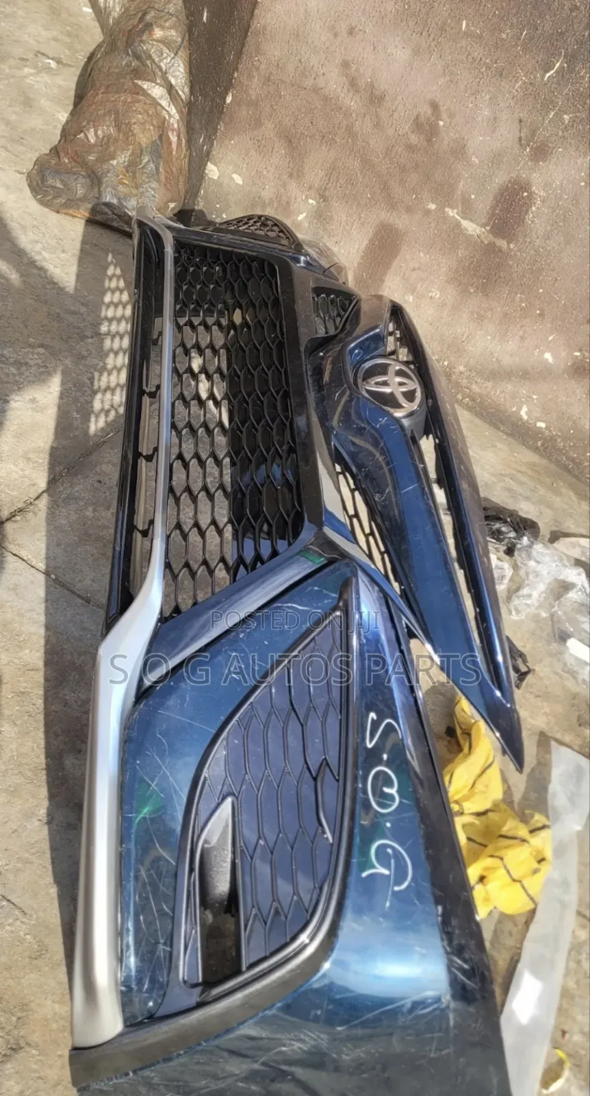 Complete Front Bumper Toyota Camry 2022 Se