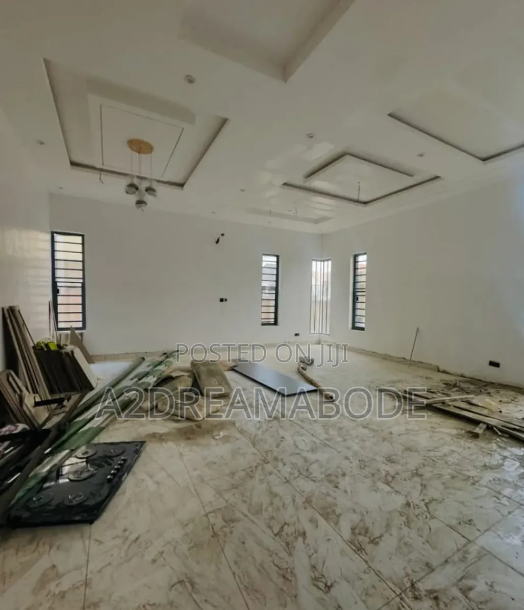 5bdrm Duplex in Magodo Phase 1 for sale