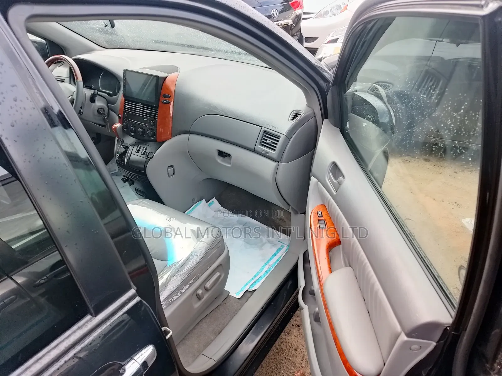 Toyota Sienna Limited Edition 2009. 2010 Full Option