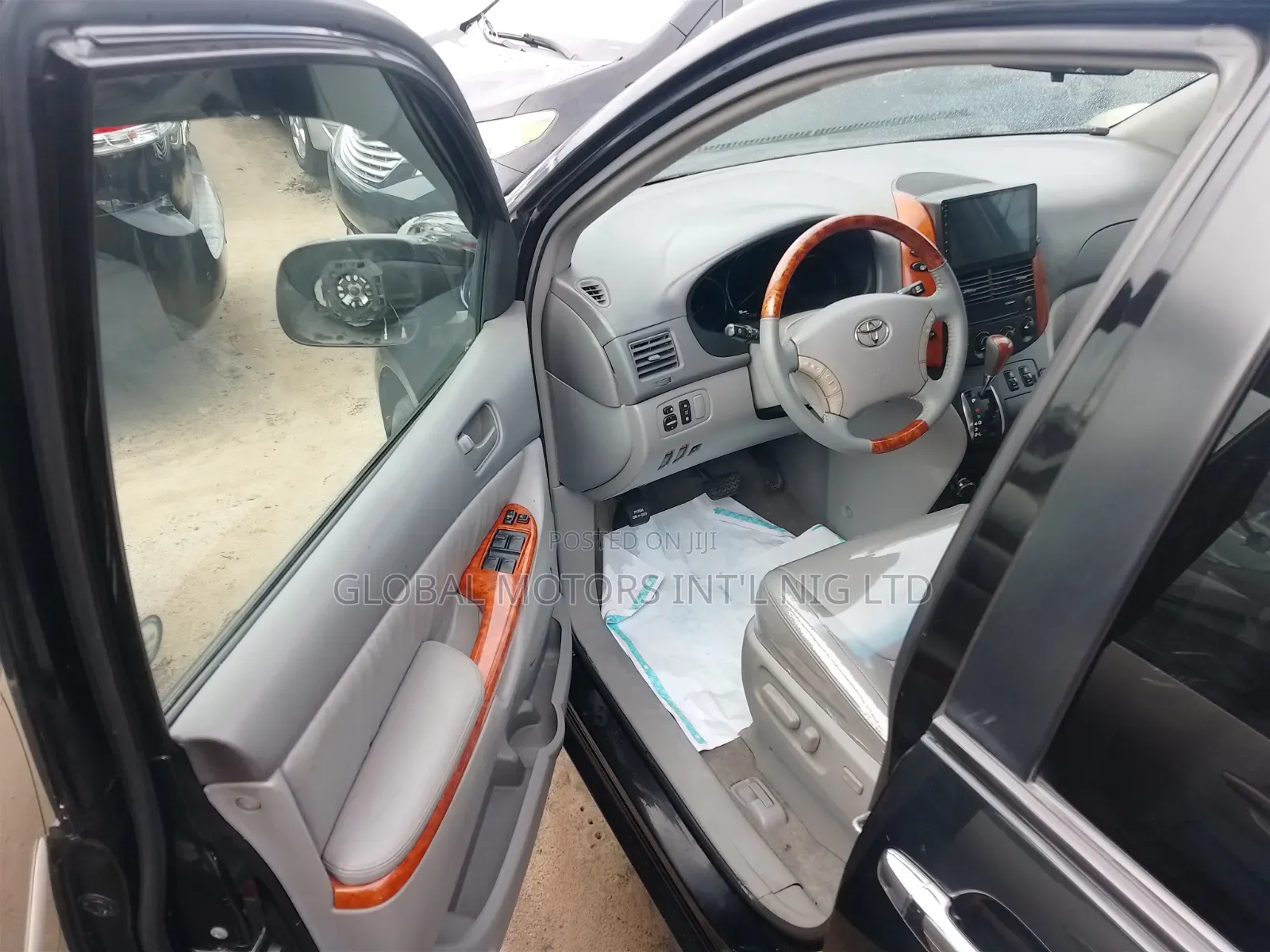 Toyota Sienna Limited Edition 2009. 2010 Full Option