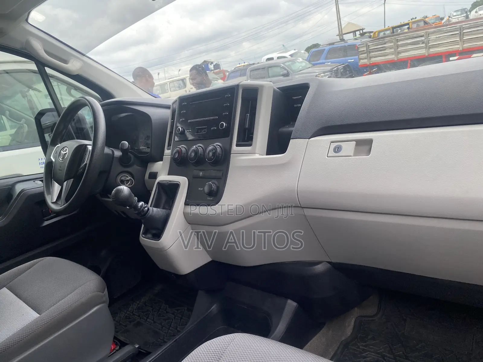 Toyota HiAce 2022 White