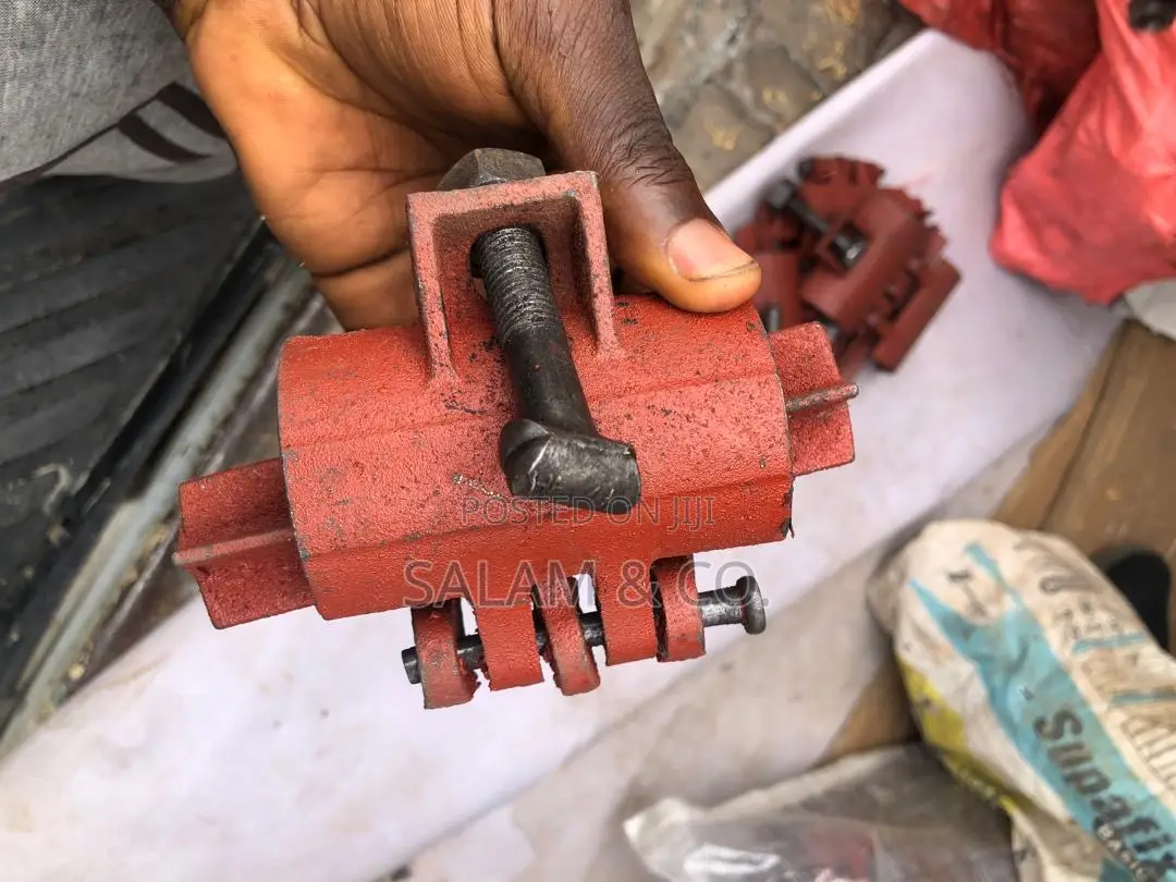 Heavy-Duty Scaffolding Joint Couplers – Adjustable Steel Clamp