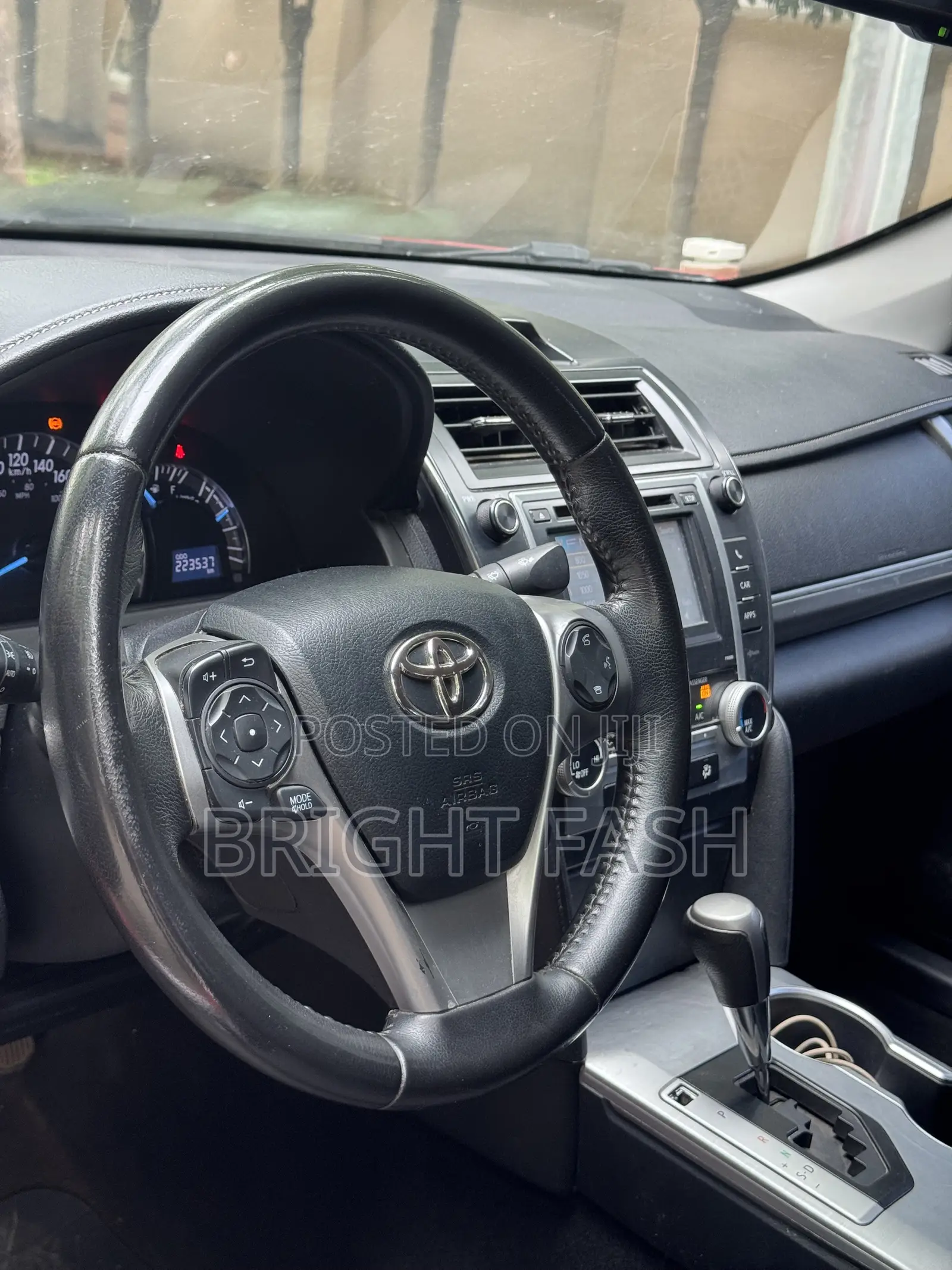 Toyota Camry SE 4dr Sedan (2.5L 4cyl 6A) 2013 Red