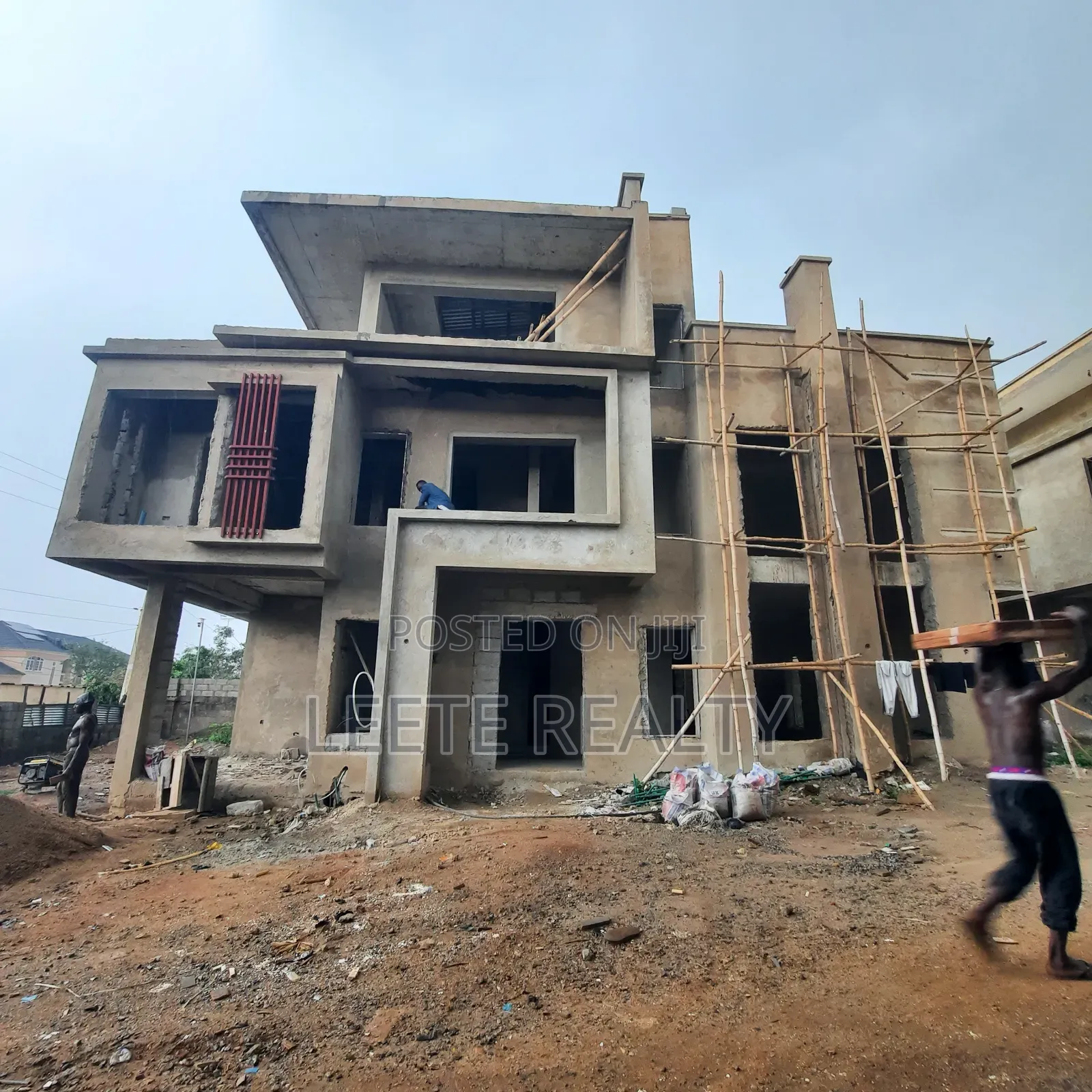 5bdrm Duplex in Mabushi for sale