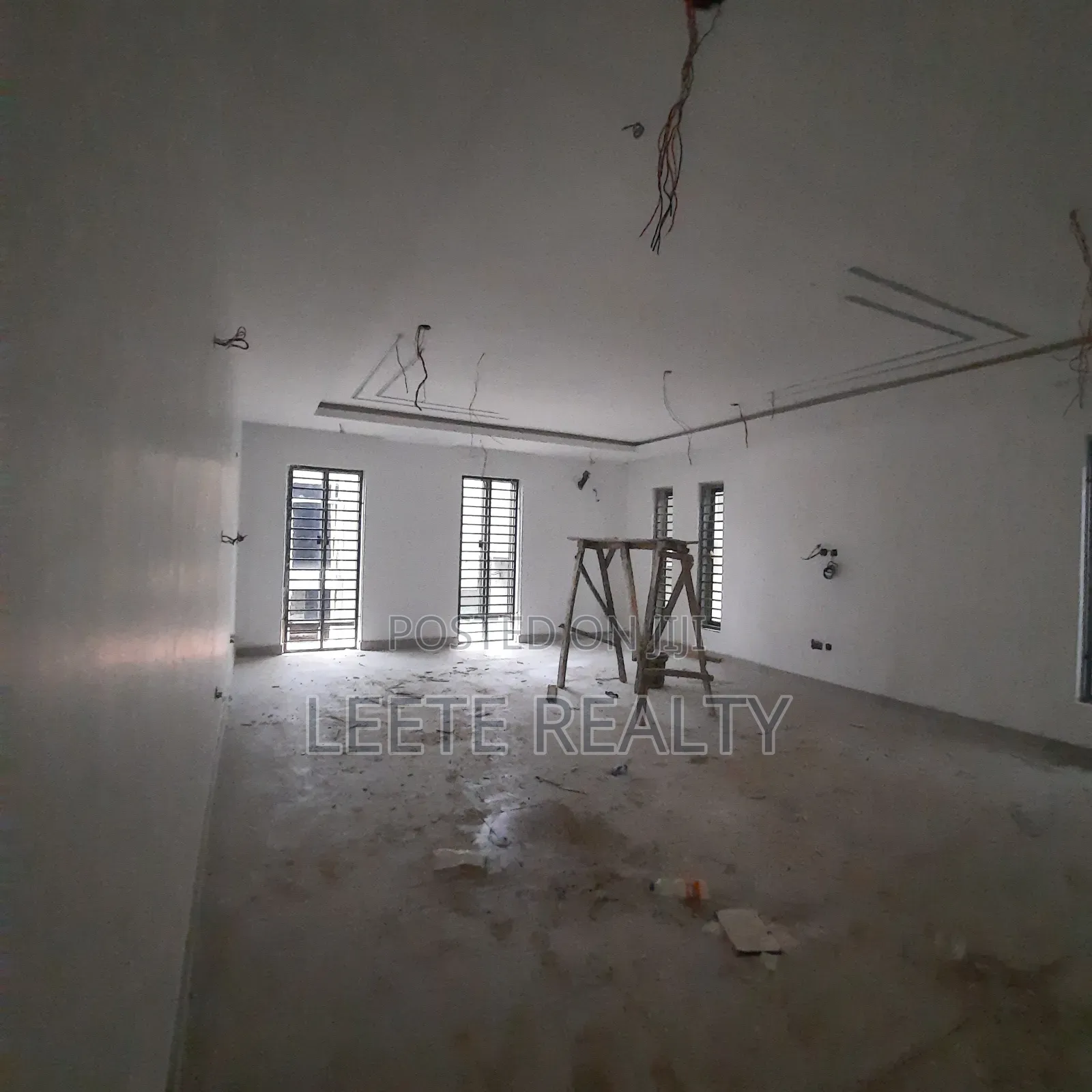 5bdrm Duplex in Mabushi for sale