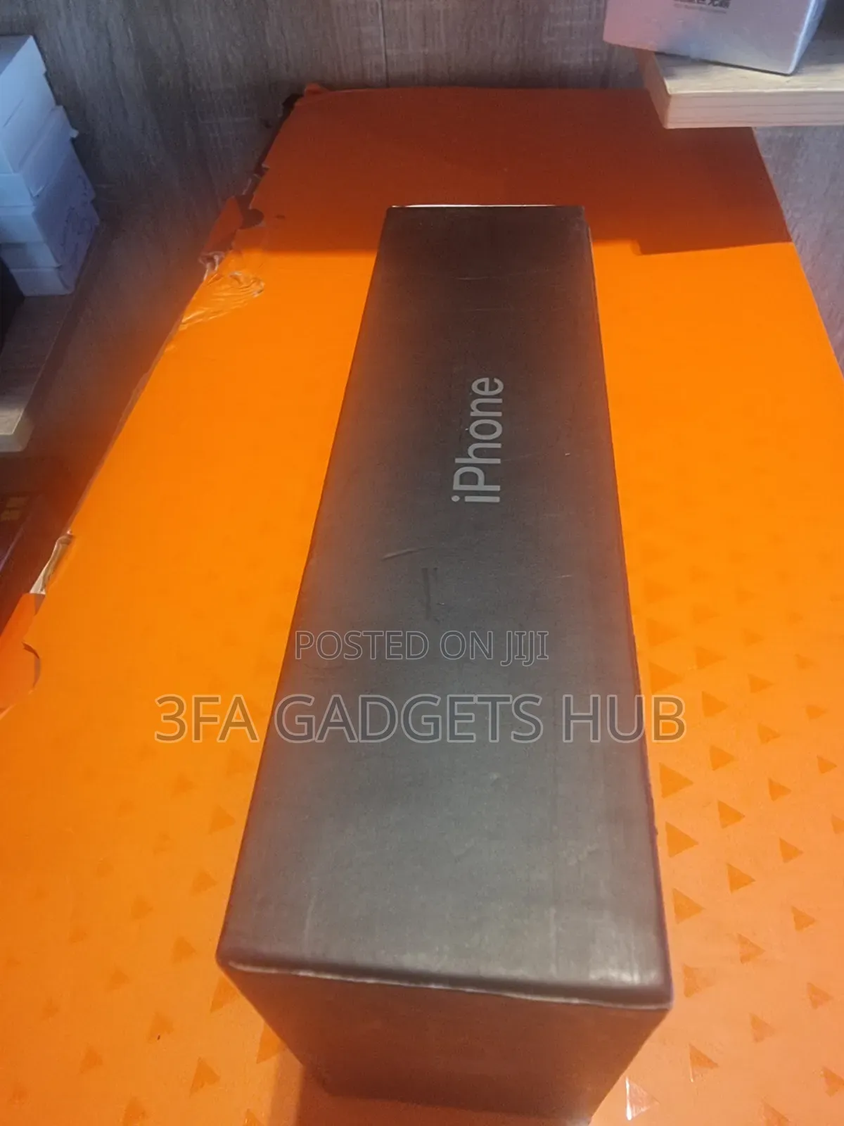 New Apple iPhone 11 Pro Max 64 GB Green