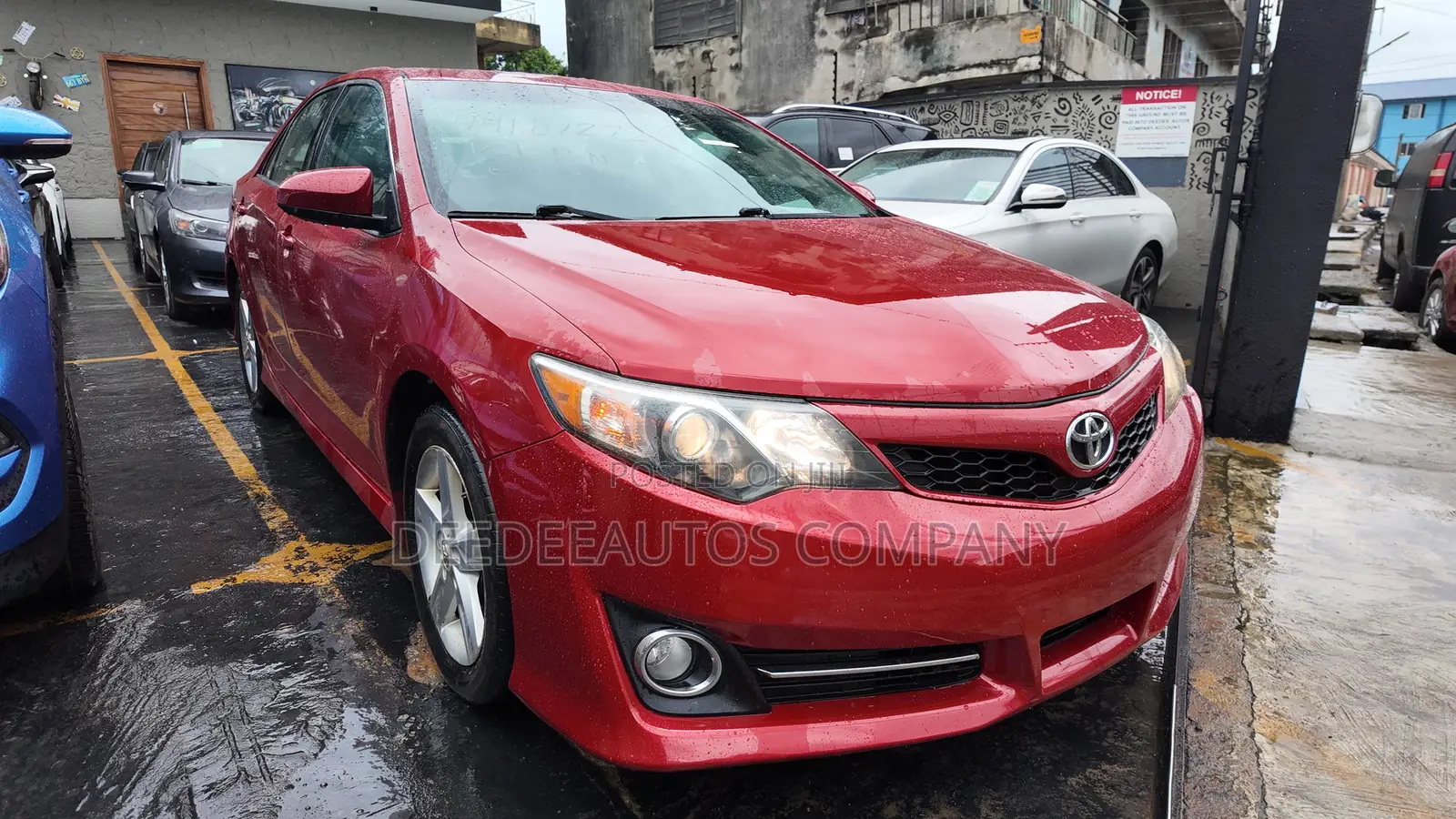 Toyota Camry SE 4dr Sedan (2.5L 4cyl 6A) 2013 Red