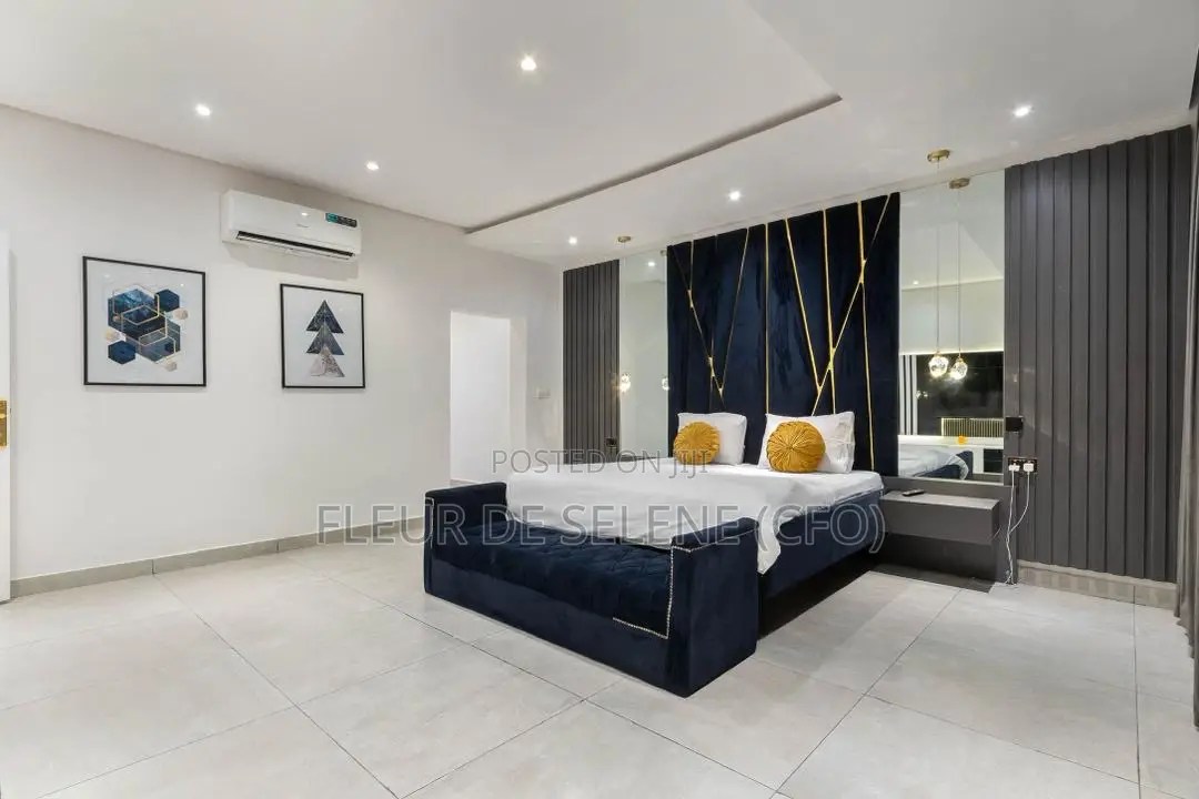 Luxurious Three Bedroom Duplex