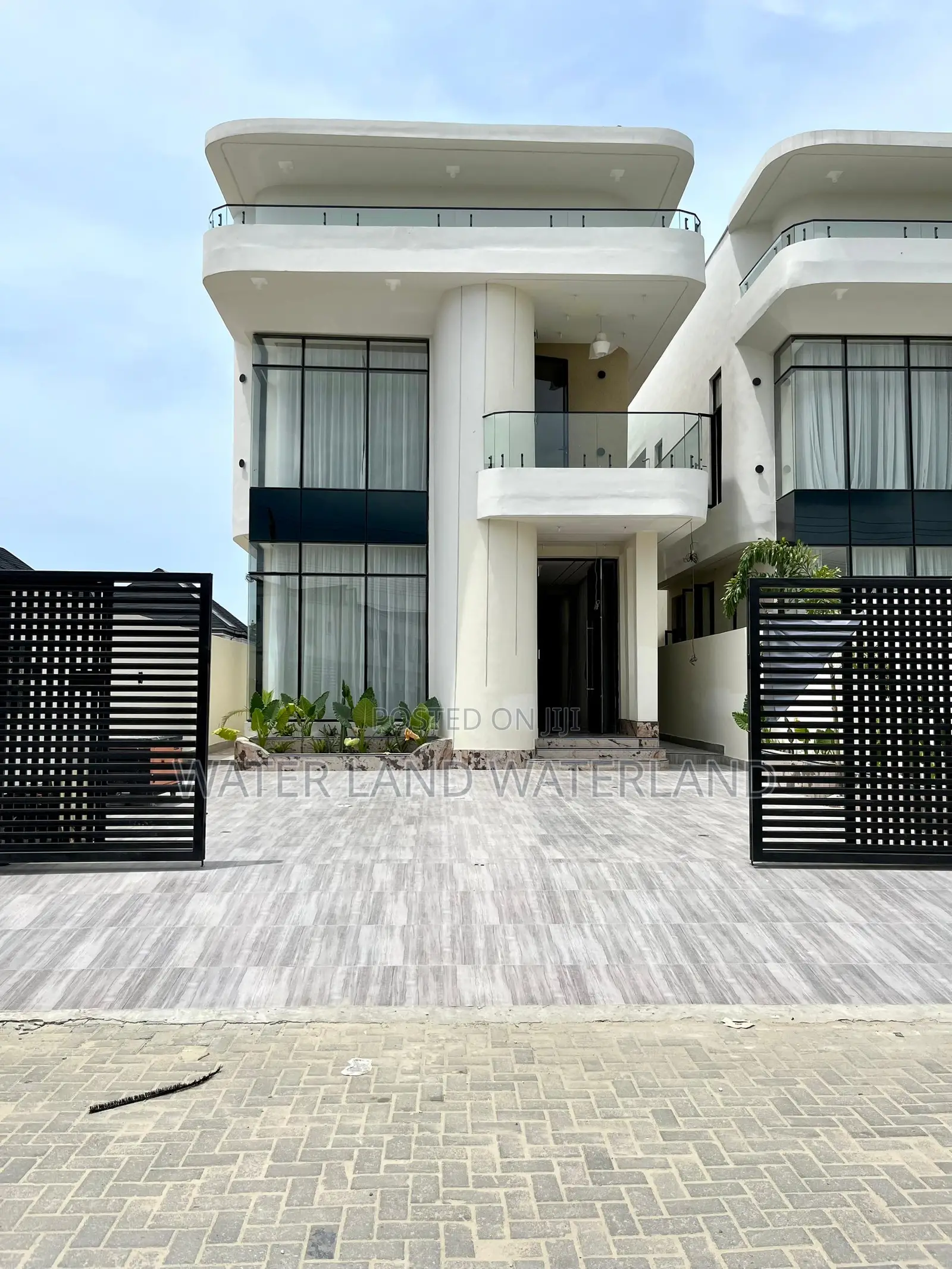 5bdrm Duplex in Ikota Estate Lagos, Lekki Phase 2 for sale