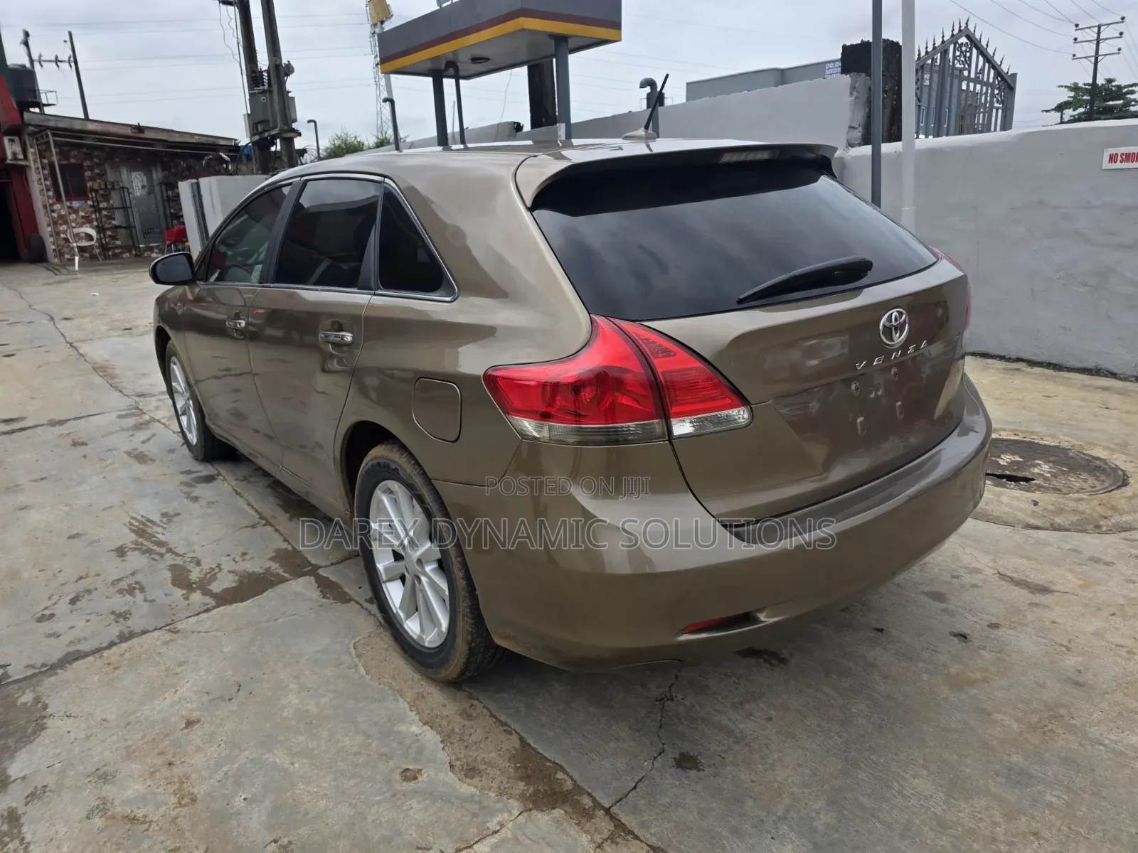 Toyota Venza Limited 2010 Gold
