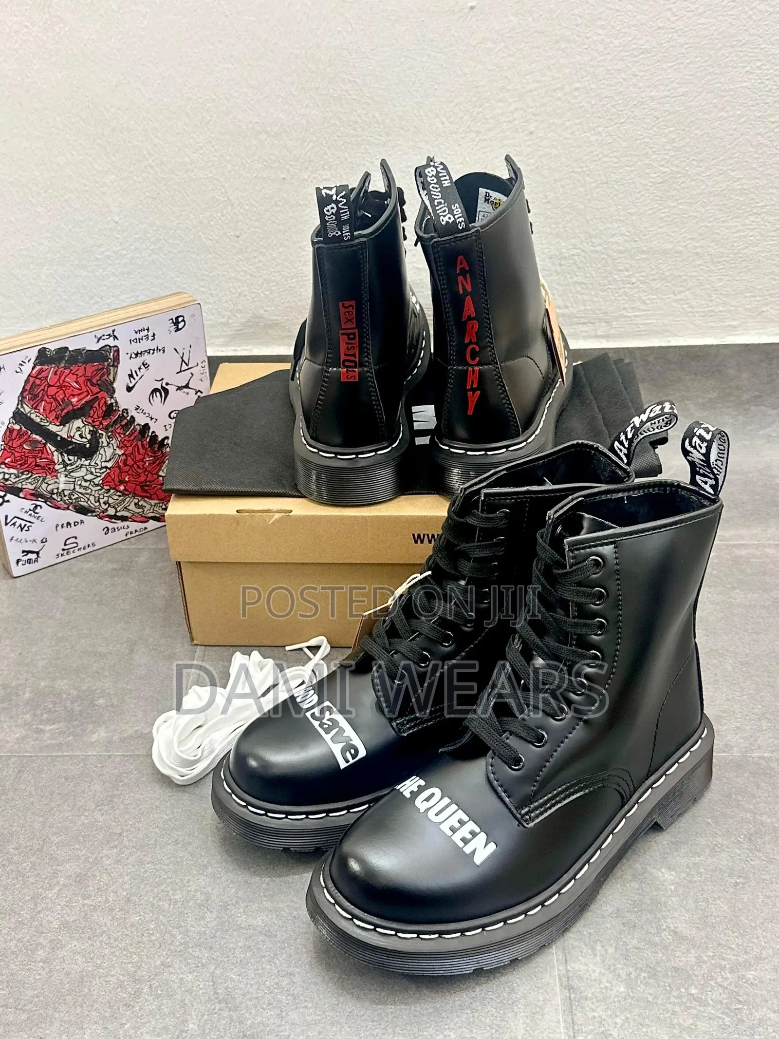 Queen Boot
